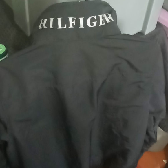Tomny Hilfger wind breaker/ light jacket - Picture 3 of 4